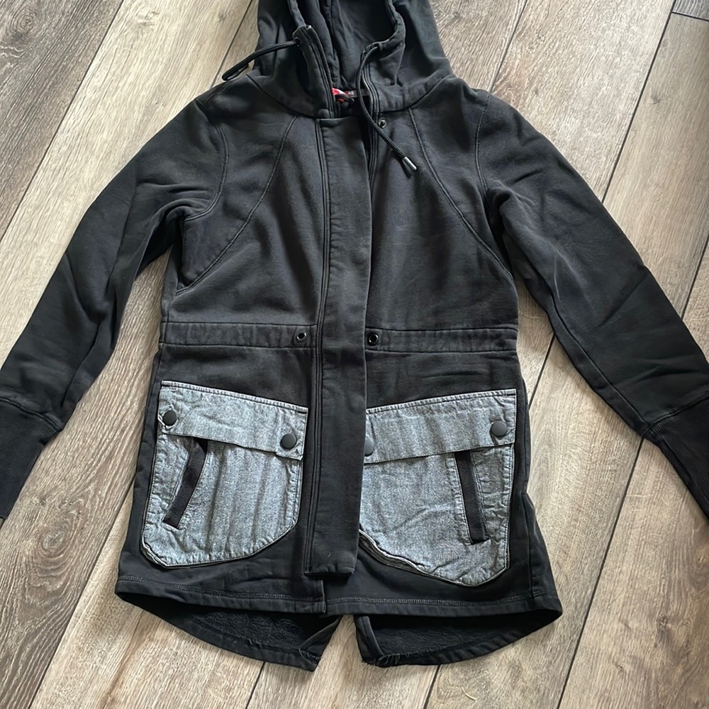 Women’s Puma zip up sweater